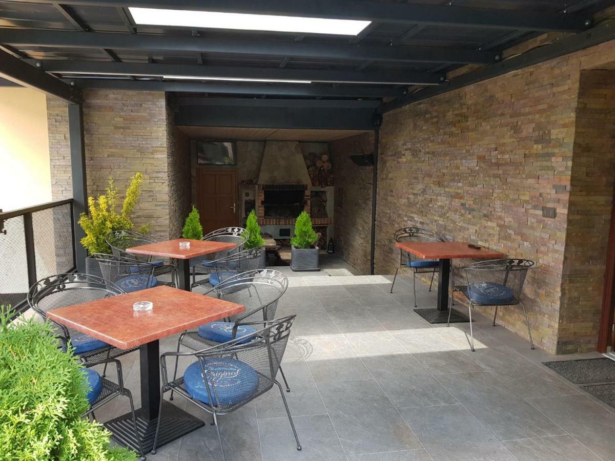 Penzion Hudebka Louny Exterior foto